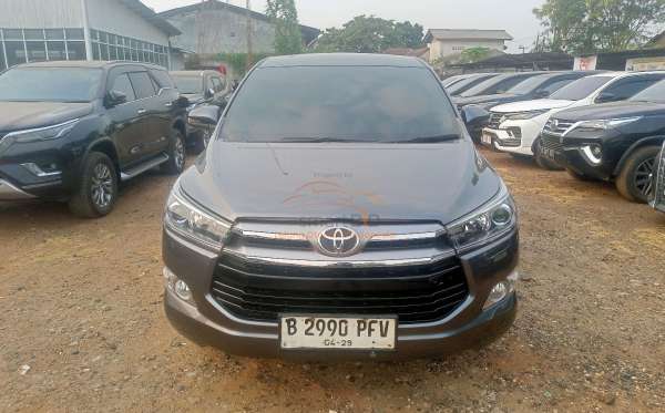 TOYOTA INNOVA 2.0 V