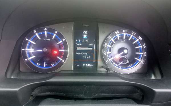 TOYOTA INNOVA 2.0 V