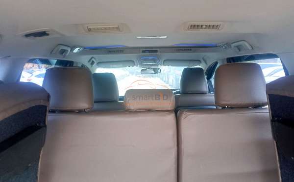 TOYOTA INNOVA 2.0 V