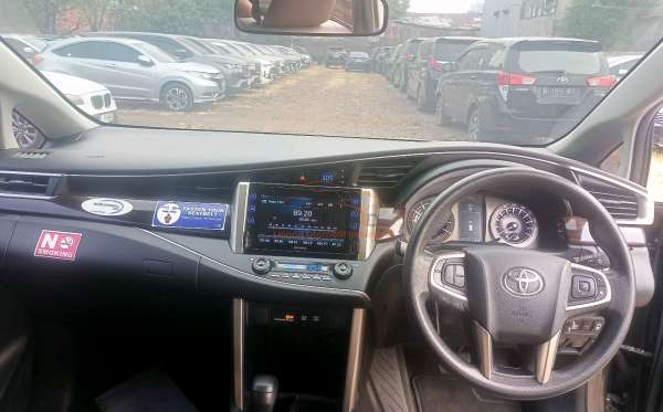 TOYOTA INNOVA 2.0 V