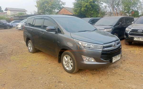 TOYOTA INNOVA 2.0 V