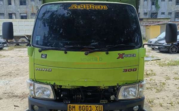 HINO DUTRO-136