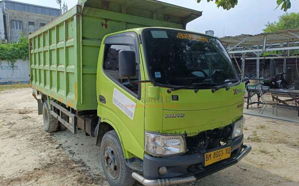 HINO DUTRO-136