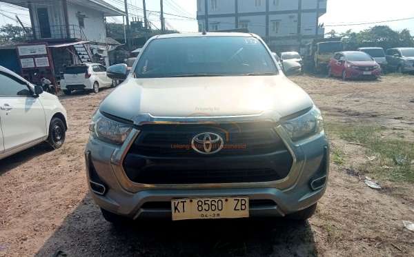 TOYOTA HILUX 2.4G DC 4X4