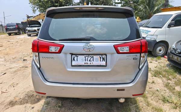 TOYOTA INNOVA