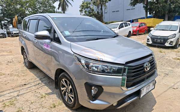 TOYOTA INNOVA