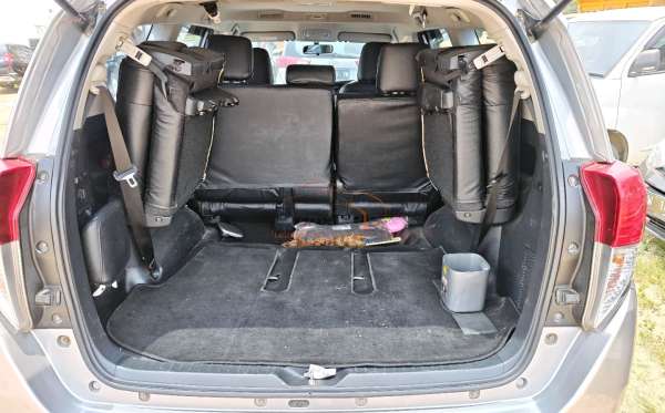 TOYOTA INNOVA