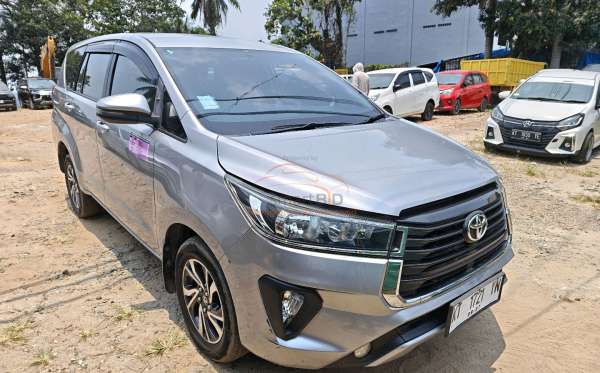 TOYOTA INNOVA