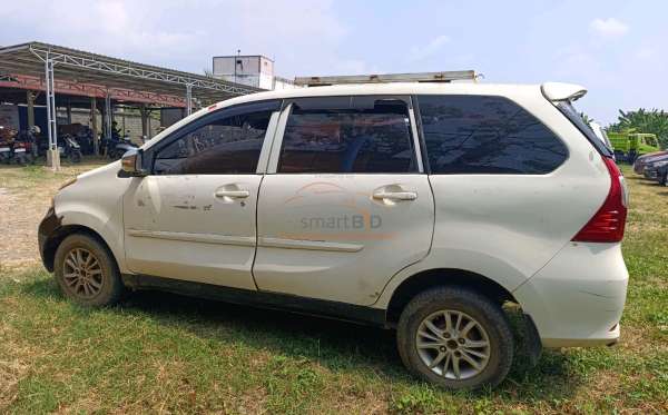 DAIHATSU  XENIA