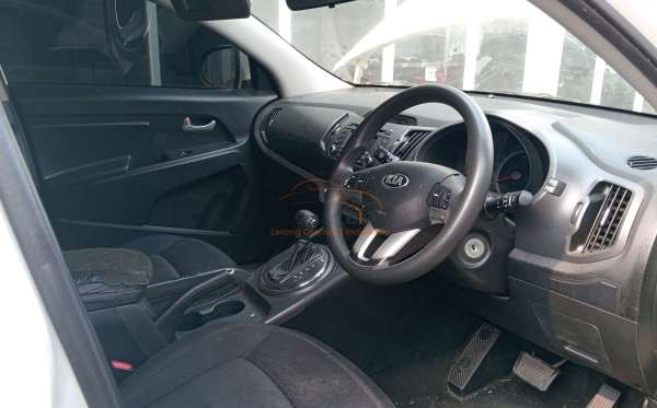 KIA SPORTAGE SE 20