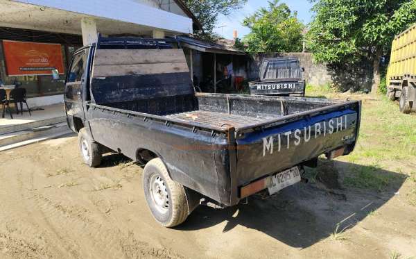 MITSUBISHI L 300