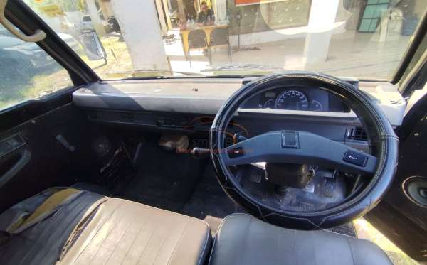 MITSUBISHI L 300