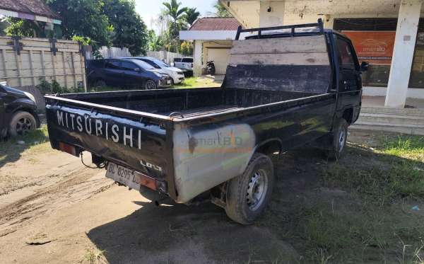 MITSUBISHI L 300