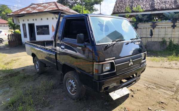 MITSUBISHI L 300