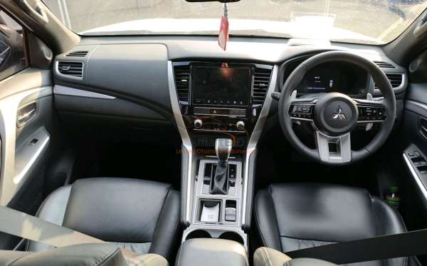 MITSUBISHI  PAJERO  SPORT 2.4L DAKAR-L (4X2)