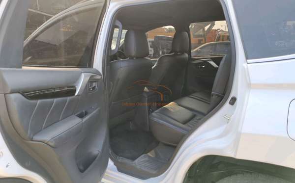 MITSUBISHI  PAJERO  SPORT 2.4L DAKAR-L (4X2)
