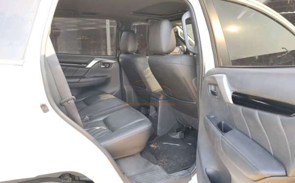 MITSUBISHI  PAJERO  SPORT 2.4L DAKAR-L (4X2)
