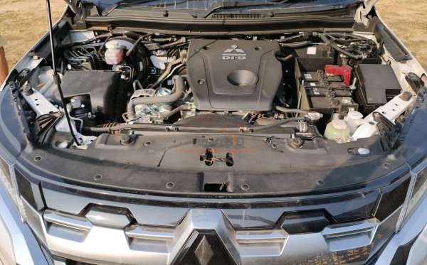 MITSUBISHI  PAJERO  SPORT 2.4L DAKAR-L (4X2)