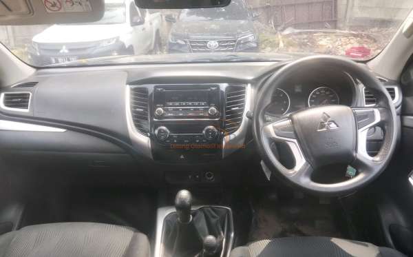 MITSUBISHI PAJERO SPORT GLX