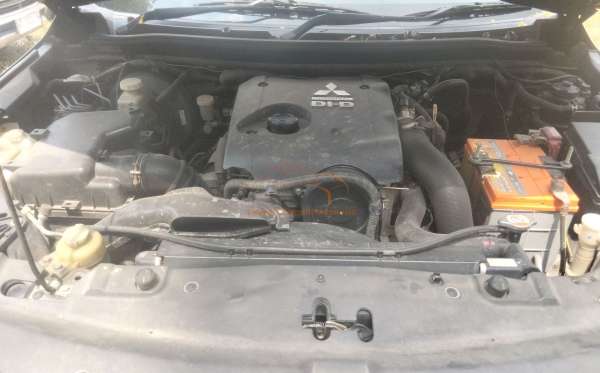 MITSUBISHI PAJERO SPORT GLX