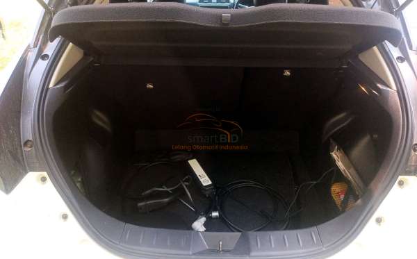 NISSAN LEAF ( 4X2 )