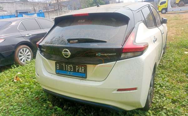 NISSAN LEAF ( 4X2 )
