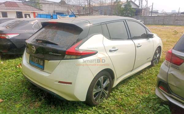 NISSAN LEAF ( 4X2 )