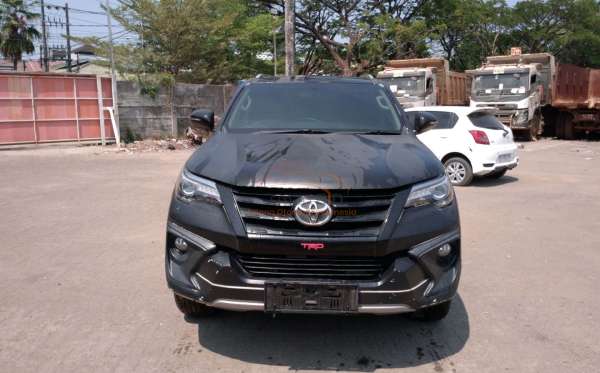 TOYOTA FORTUNER 2.4 VRZ