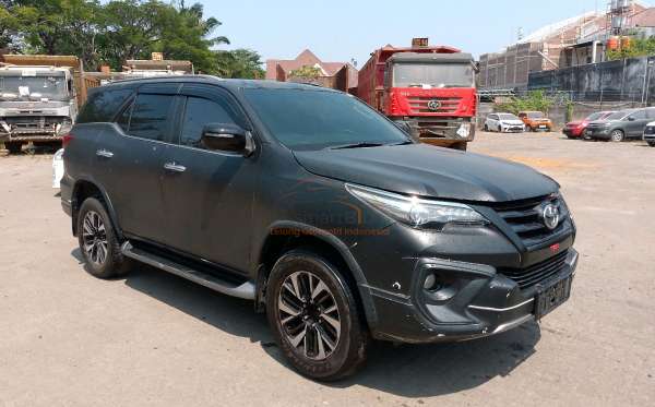 TOYOTA FORTUNER 2.4 VRZ
