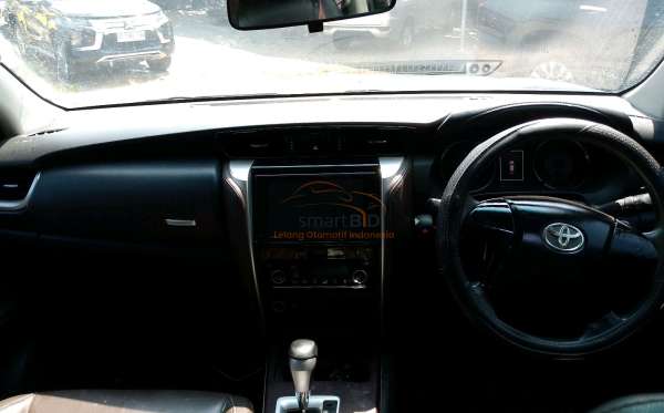 TOYOTA FORTUNER 2.4 VRZ