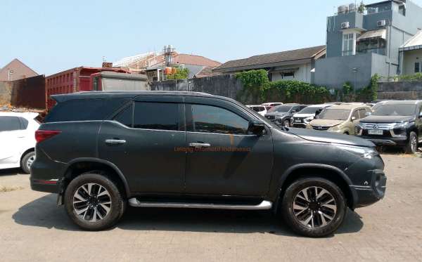 TOYOTA FORTUNER 2.4 VRZ
