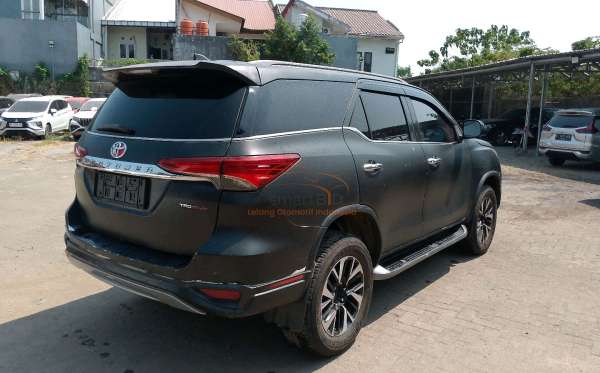 TOYOTA FORTUNER 2.4 VRZ