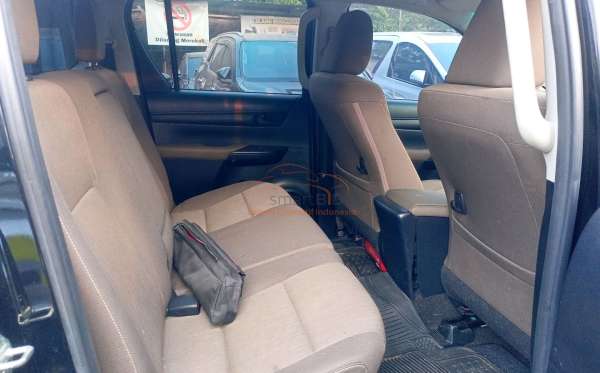 TOYOTA HILUX 2.4G DC 4X4
