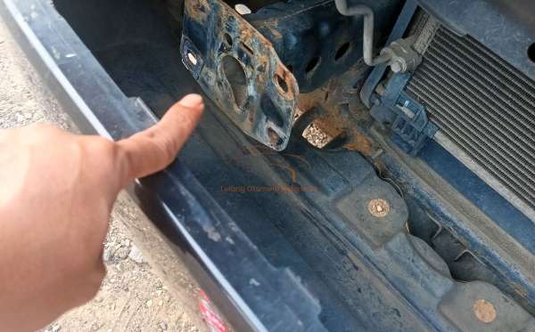 TOYOTA HILUX 2.4G DC 4X4