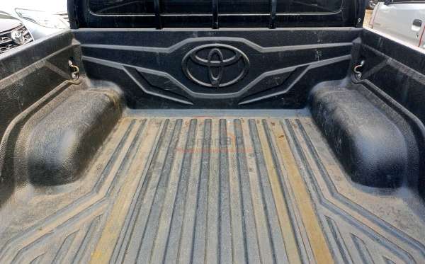 TOYOTA HILUX 2.4G DC 4X4