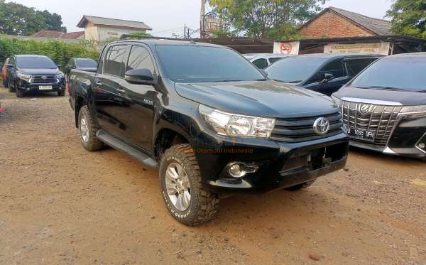 TOYOTA HILUX 2.4G DC 4X4