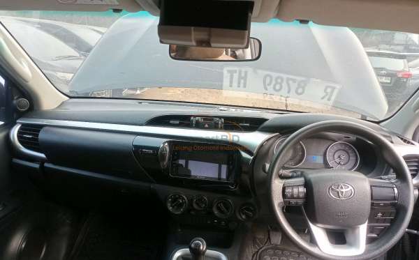 TOYOTA HILUX 2.4G DC 4X4
