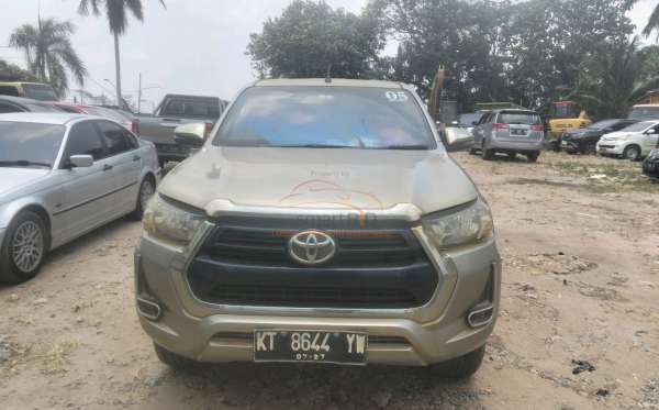 TOYOTA  HILUX  2.4G DC