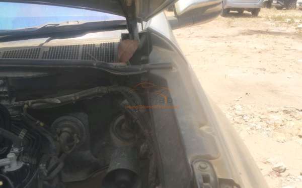 TOYOTA  HILUX  2.4G DC