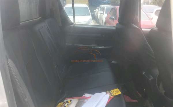TOYOTA  HILUX  2.4G DC