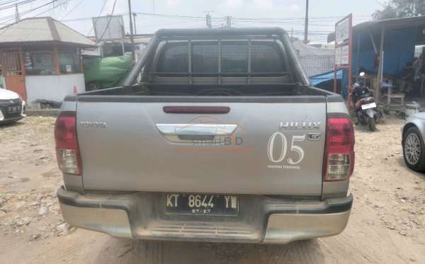 TOYOTA  HILUX  2.4G DC