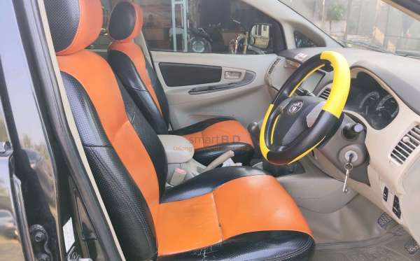 TOYOTA  KIJANG  INNOVA