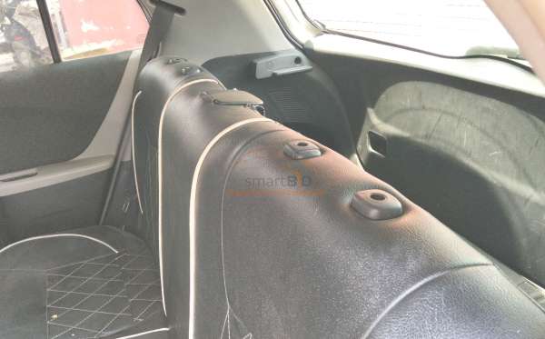 TOYOTA YARIS E