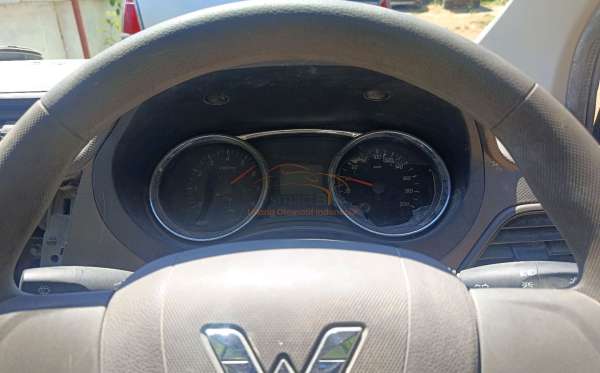 WULING CONFERO 1.5 DB MY (4X2)