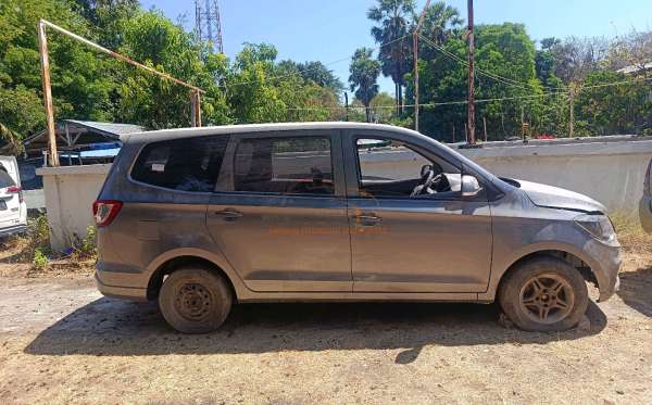 WULING CONFERO 1.5 DB MY (4X2)