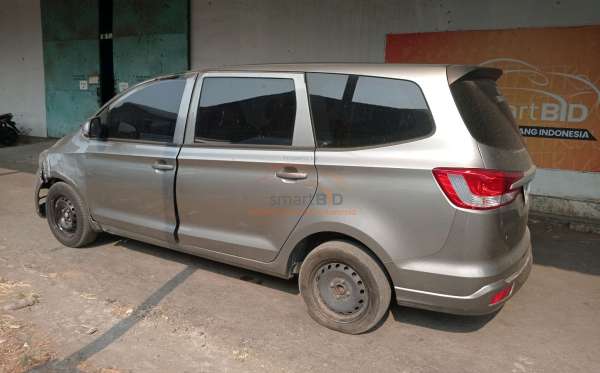 WULING CONFERO