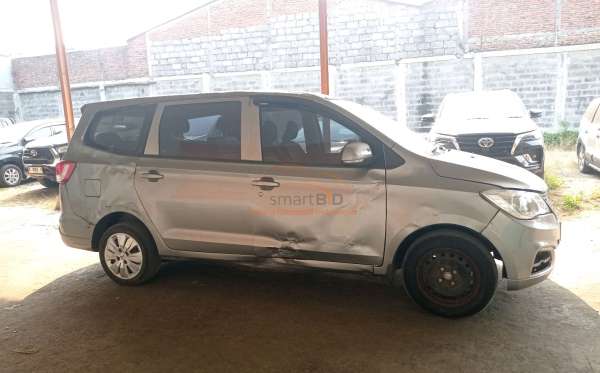 WULING CONFERO
