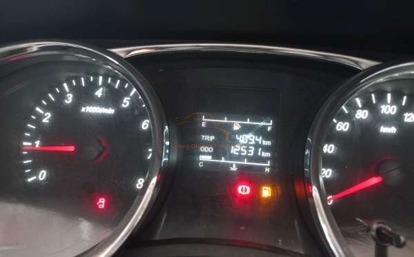 WULING CONFERO