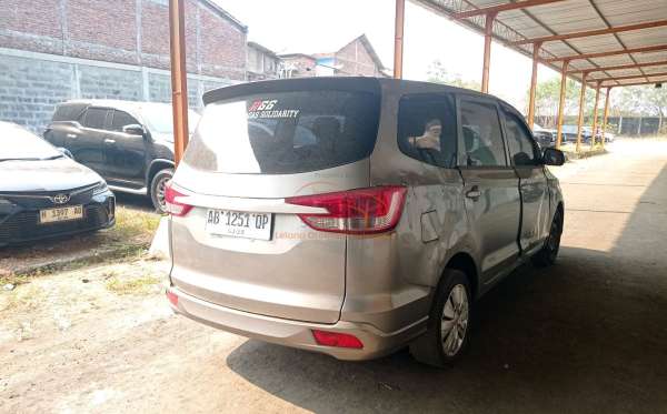 WULING CONFERO