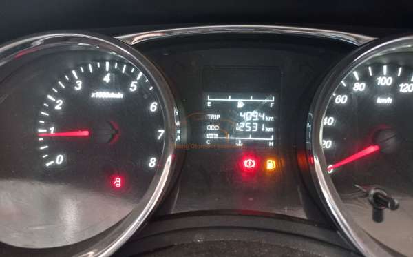 WULING CONFERO